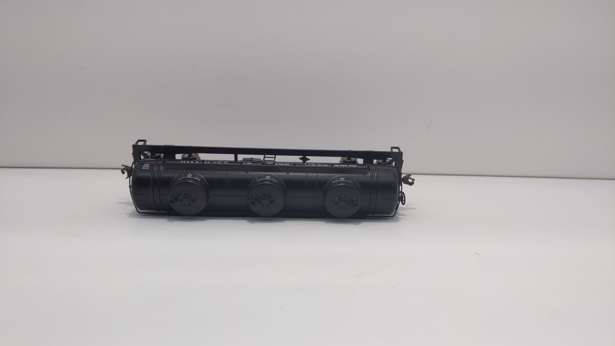 Athearn 7358 HO Scale Gustafson Bros Oil Co Tripple Dome Tank Car #4554 LN/Box