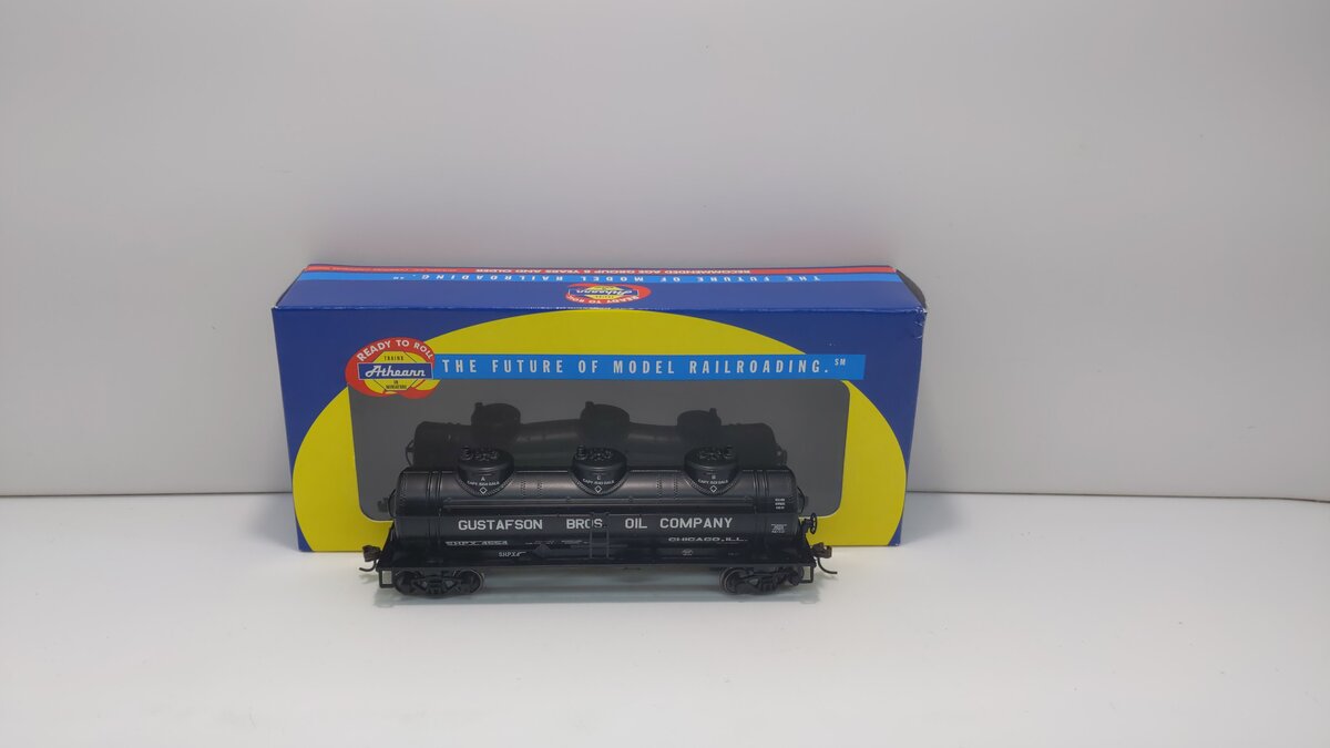 Athearn 7358 HO Scale Gustafson Bros Oil Co Tripple Dome Tank Car #4554 LN/Box