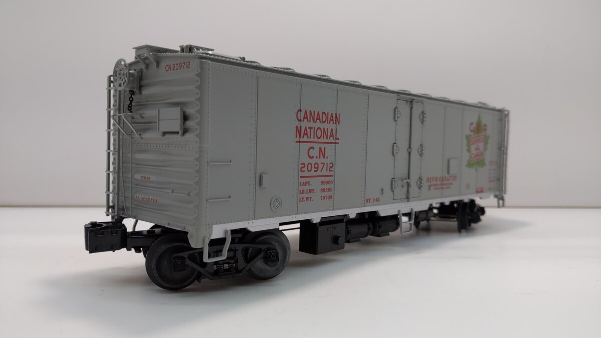 Lionel 6-17337 O Gauge Canadian National Steel Sided Refrigerator Car #209712 LN/Box