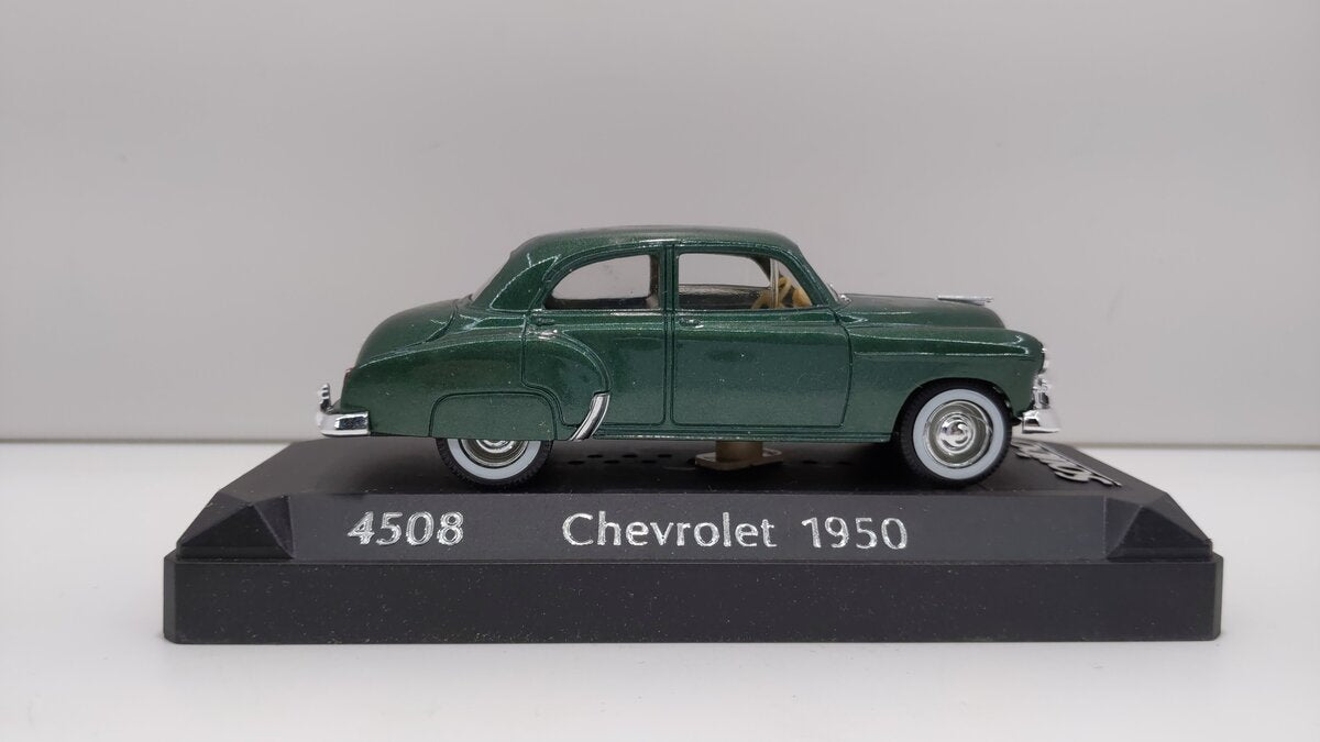 Solido 4508 1:43 Scale Age D'Or Dark Green Die-Cast 1950 Chevrolet Sedan W/Displ EX/Box