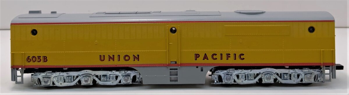 Athearn 3367 HO Union Pacific PB-1 Dummy Diesel Locomotive #605B