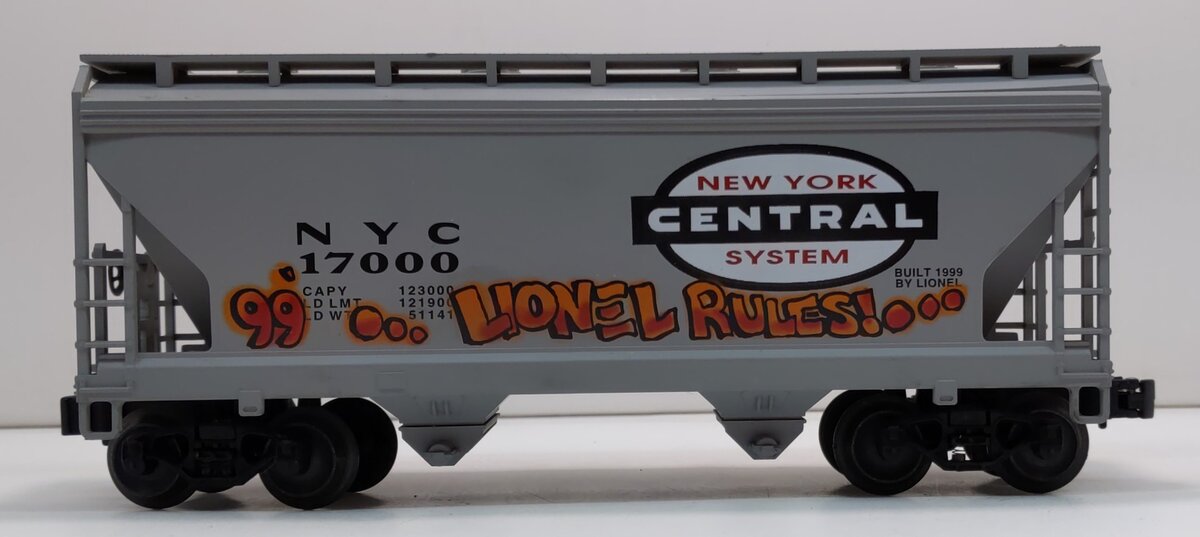 Lionel 6-17013 O Gauge New York Central Graffiti 2-Bay Covered Hopper #17000 LN/Box