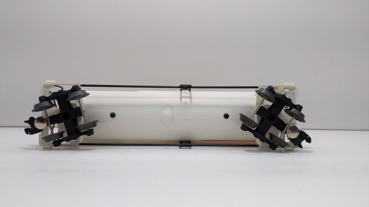 Lionel 6-17903 O Gauge Conoco Unibody Tank Car LN/Box