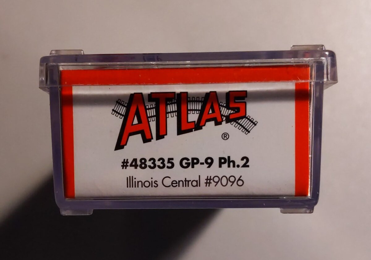 Atlas 48335 N Scale Illinois Central GP9 Ph.2 Diesel Locomotive #9096 LN/Box