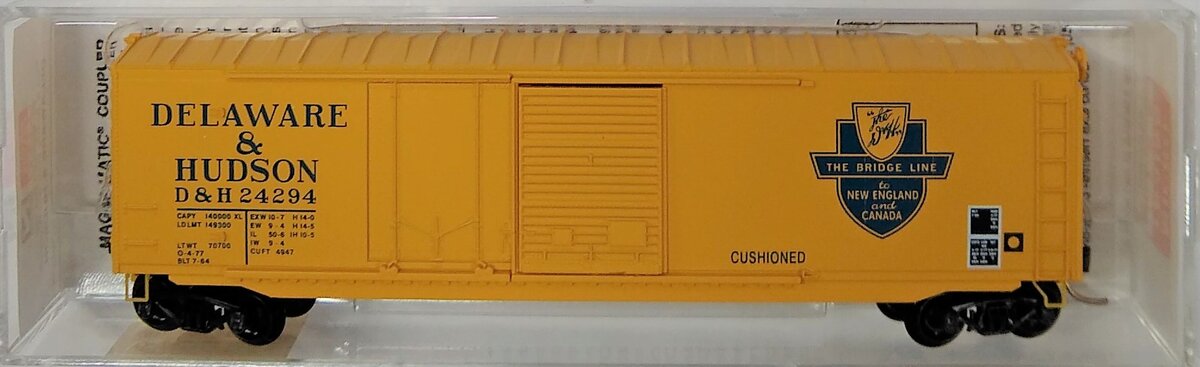 Micro-Trains 07600020 N Scale D&H 50' Plug Door Boxcar w/o Roofwalk #24294