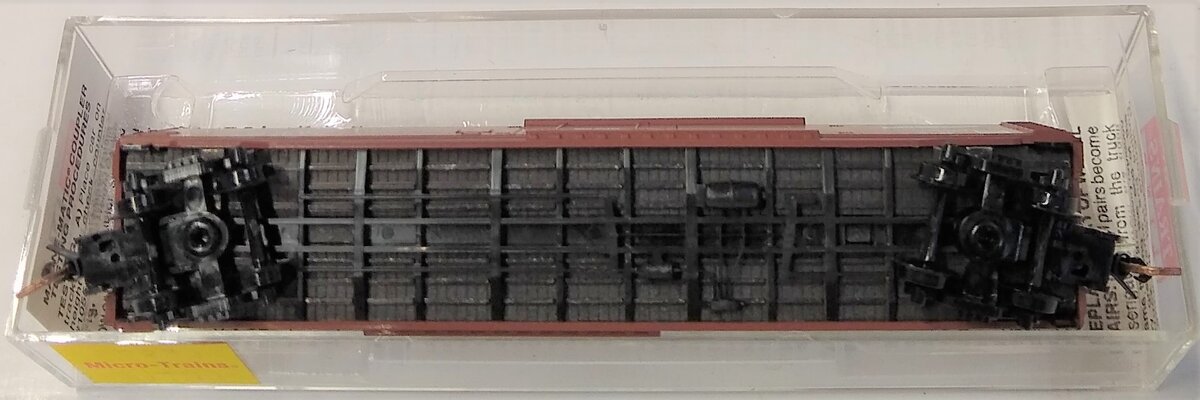 Micro-Trains 03200230 N Scale CNW 50' Standard Steel Plug Door Boxcar #152043