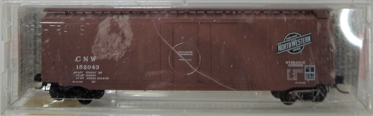 Micro-Trains 03200230 N Scale CNW 50' Standard Steel Plug Door Boxcar #152043