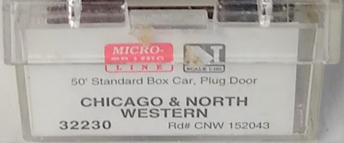 Micro-Trains 03200230 N Scale CNW 50' Standard Steel Plug Door Boxcar #152043