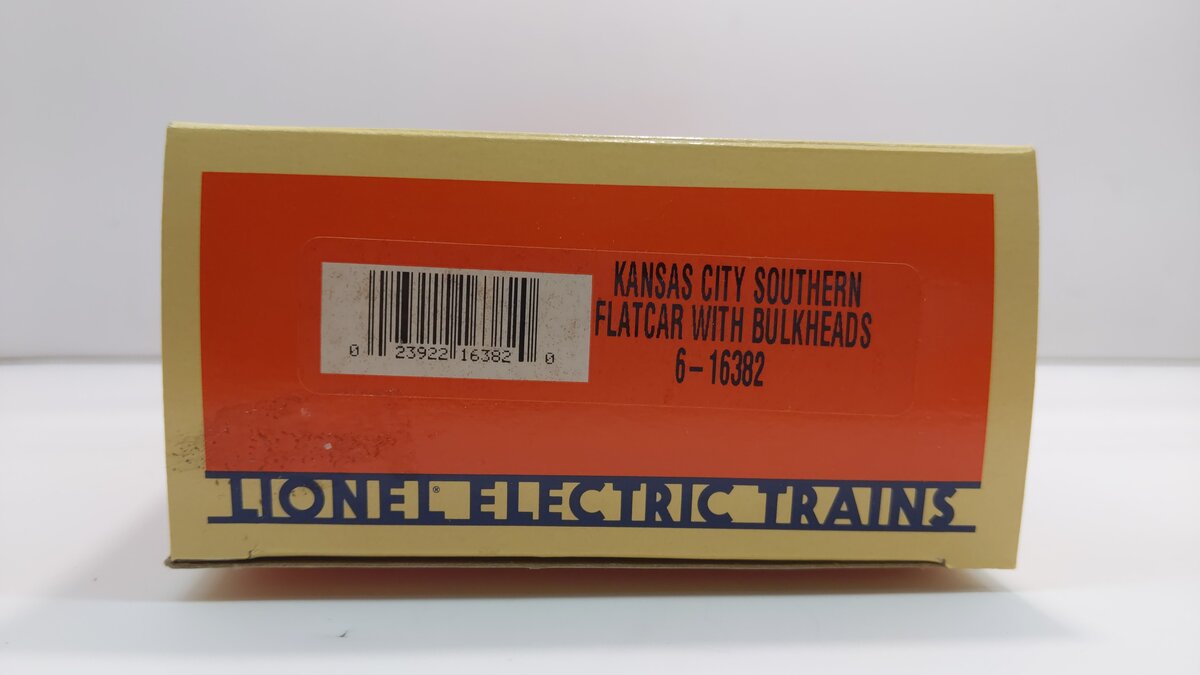Lionel 6-16382 O Kansas City Southern Flatcar w/Bulkheads
