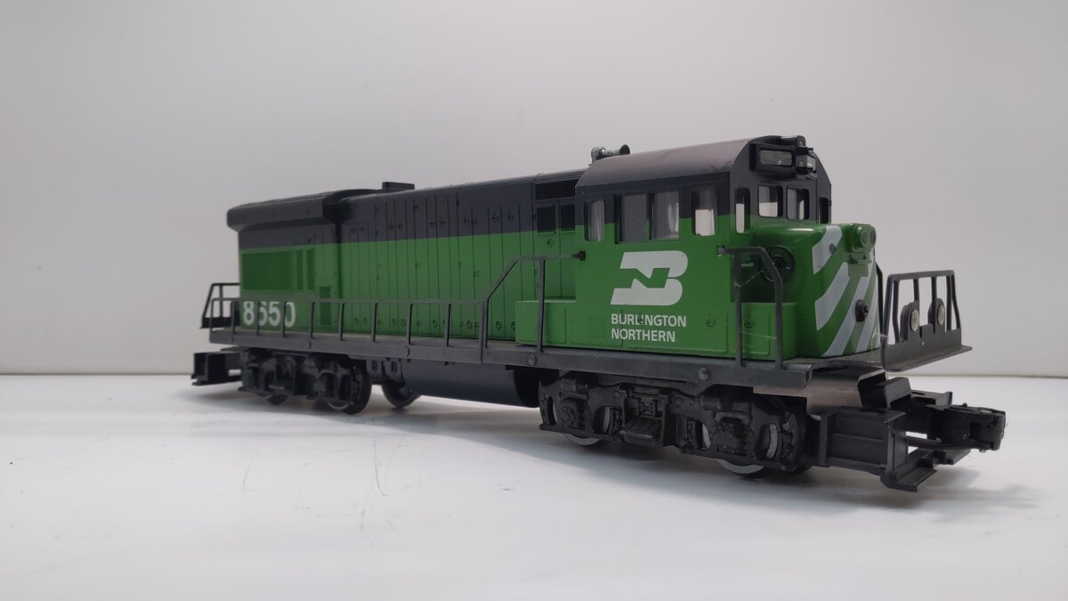 Lionel 6-8650 O Burlington Northern U36B Powered Diesel Locomotive #8650 NIB