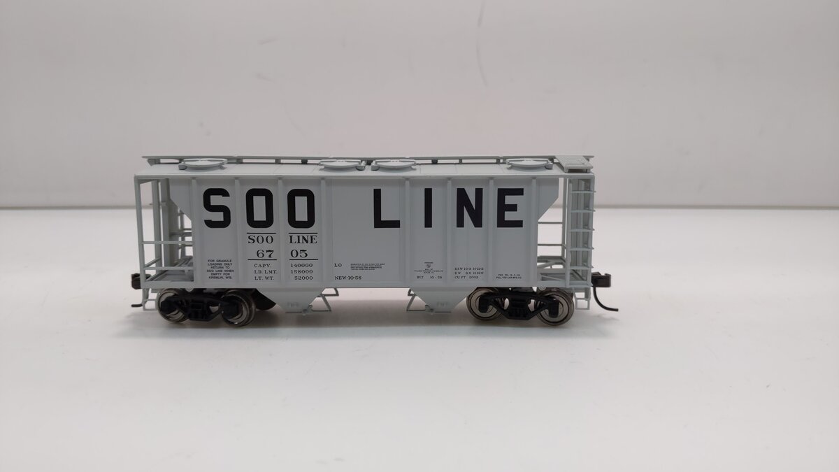 Atlas SLHTS-1 HO Scale SOO Line PS-2 2 Bay Covered Hopper #6705 LN/Box