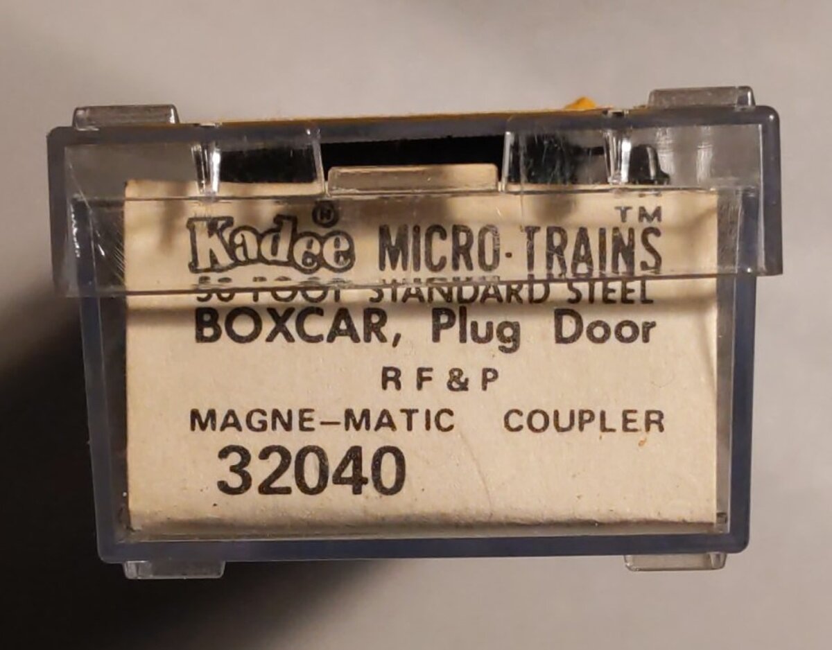 Micro-Trains 03200040 N RF&P 50' Standard Steel Plug Door Boxcar #2649