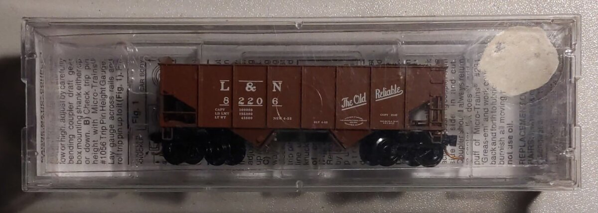 Micro-Trains 08900010 N L&N 2-Bay Ribbed Side Arch End Open Hopper #82206