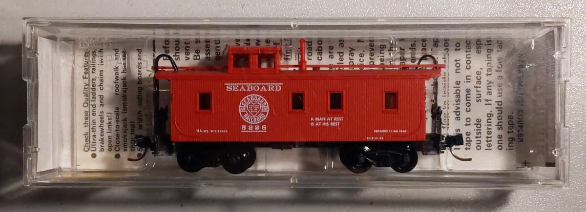 Micro-Trains 05100040 N Seaboard Air Line 34' Wood Sheathed Caboose #5228 EX/Box