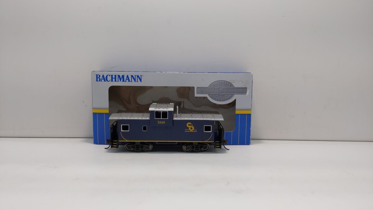 Bachmann 17705 HO Chesapeake and Ohio 36' Wide-Vision Caboose #3260 LN/Box