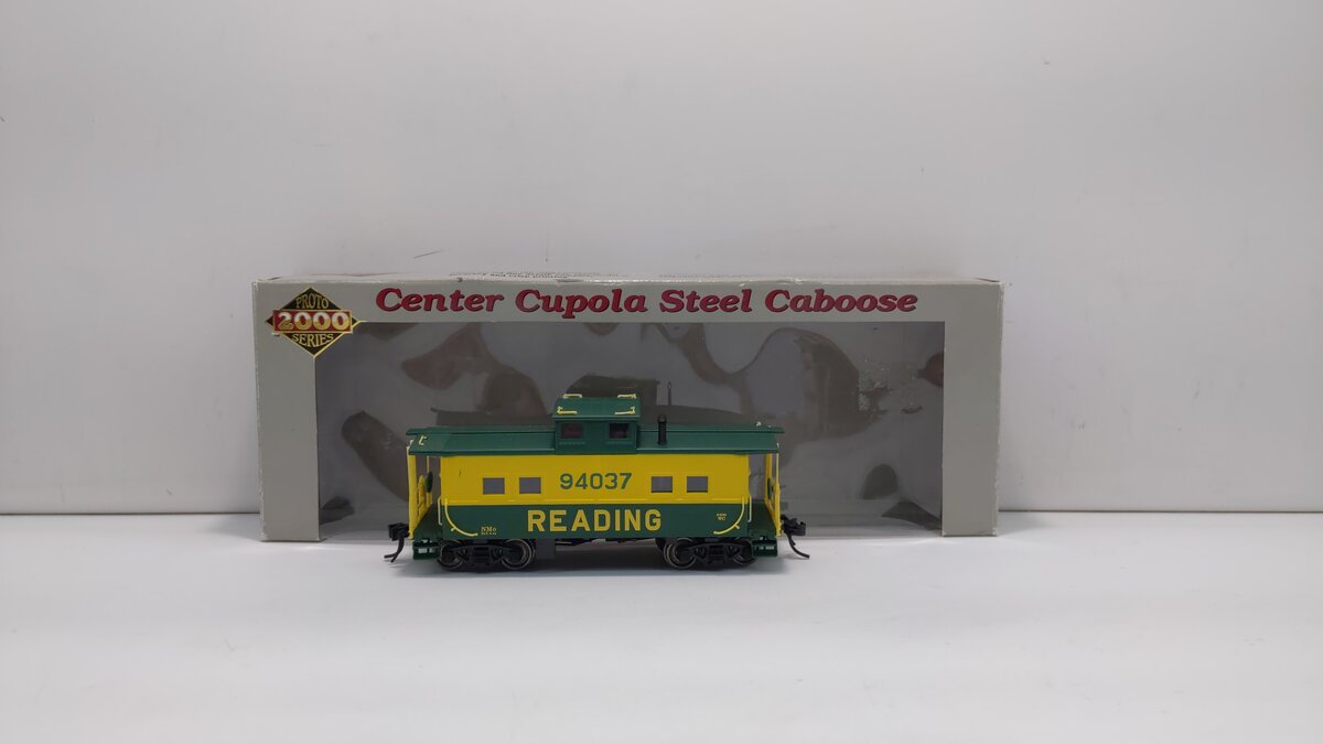 Proto 2000 31267 HO RDG Center Cupola Steel Caboose #94037 LN/Box