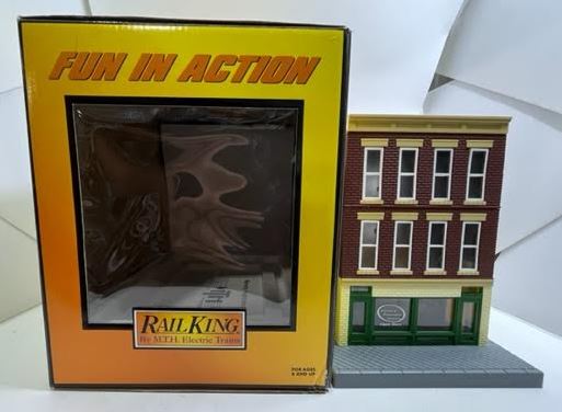 MTH 30-90225 O Gauge Renee's Liquor Store 3-Story City Building LN/Box