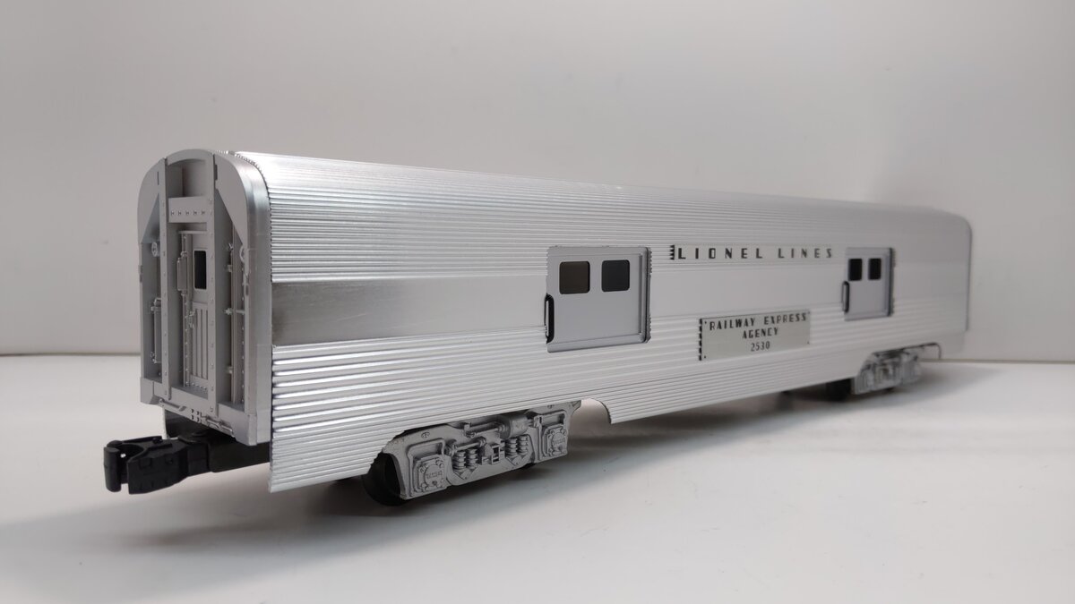 Lionel 6-19160 O Gauge Lionel Lines 2530 REA Aluminum Baggage Car EX/Box