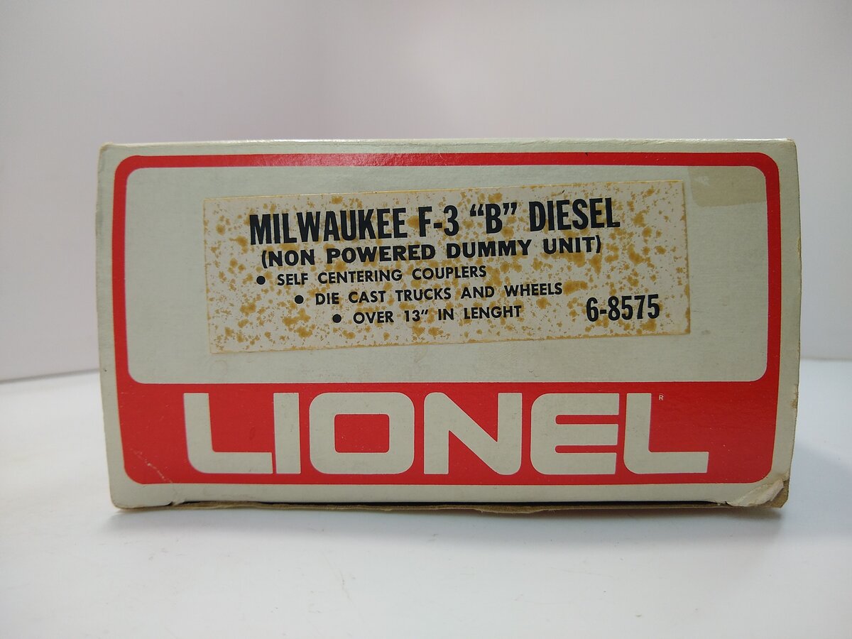 Lionel 6-8575 O Milwaukee Road Non-Powered B Unit Diesel Locomotive LN/Box