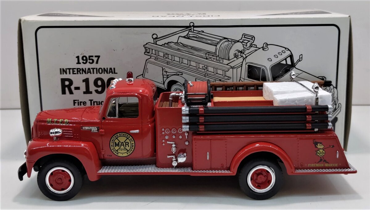 First Gear 19-0113 1:34 MTFD 1957 International R-190 Fire Truck MT/Box