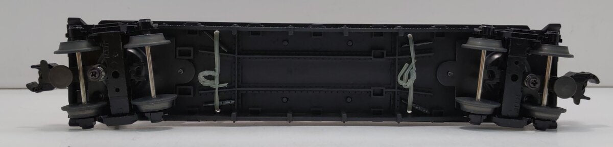 MTH 30-7624 O Gauge Auto Transport Flatcar with 2 Ertl '64 Corvettes #19640 LN/Box