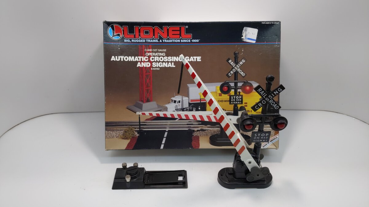 Lionel 6-62162 O Operating Crossing Gate & Signal