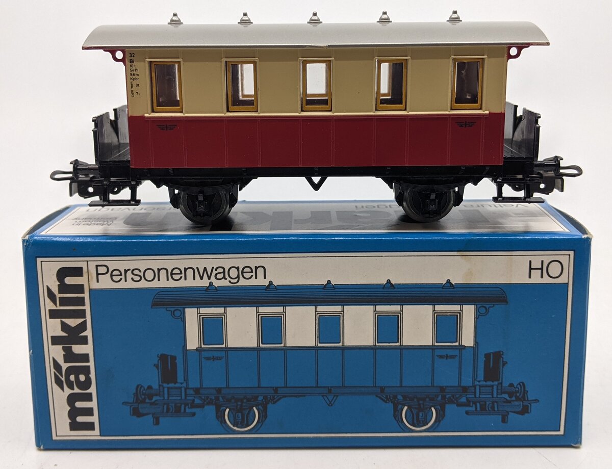 Marklin 4107 HO Scale Local Passenger Coach Era I-V
