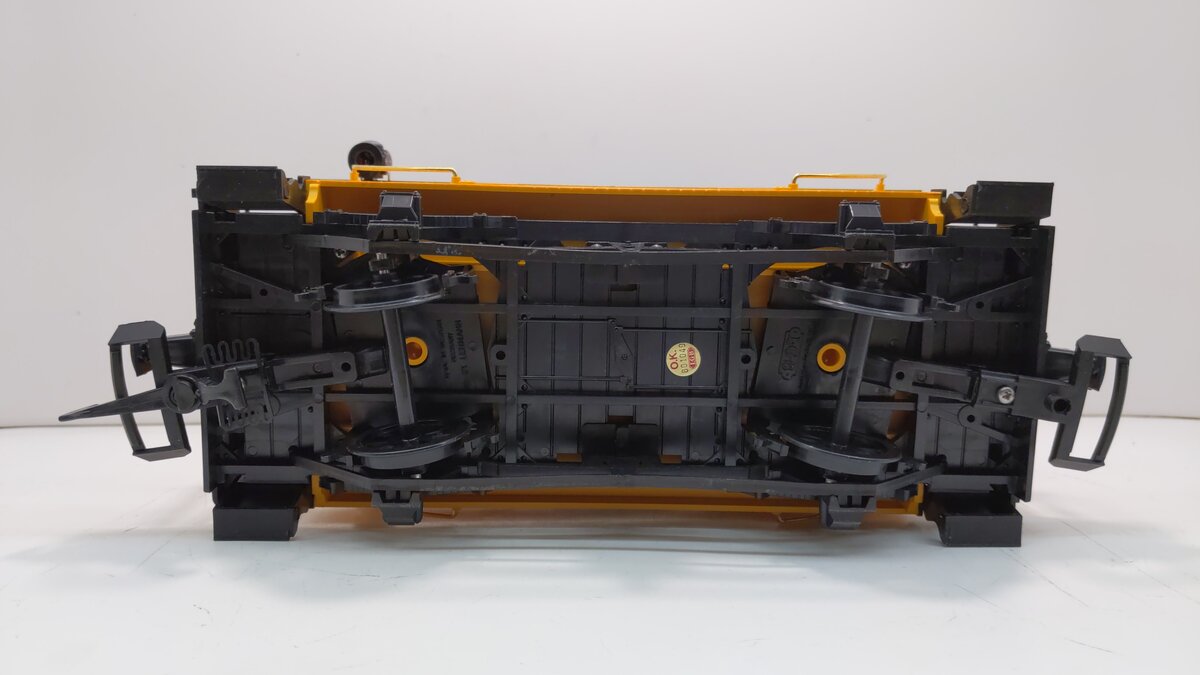 LGB 4065-G01 G Scale Colorado & Southern Yellow Caboose LN/Box