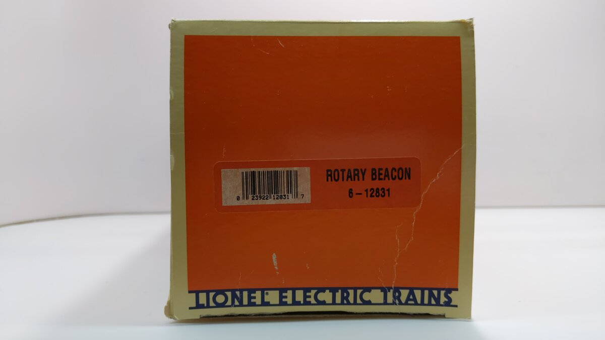 Lionel 6-12831 O Scale Rotating Aircraft Beacon Tower LN/Box