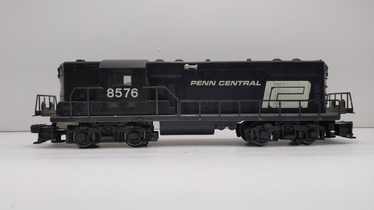 Lionel 6-8576 O Gauge Penn Central GP-7 Diesel Locomotive LN/Box