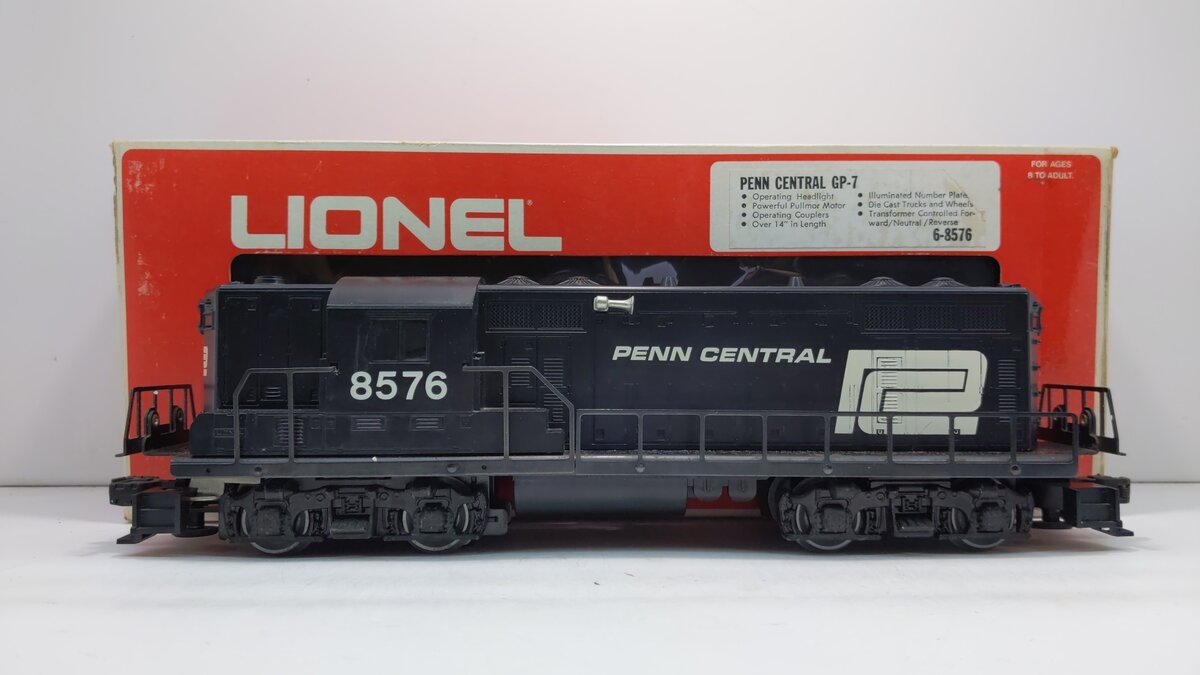Lionel 6-8576 O Gauge Penn Central GP-7 Diesel Locomotive LN/Box