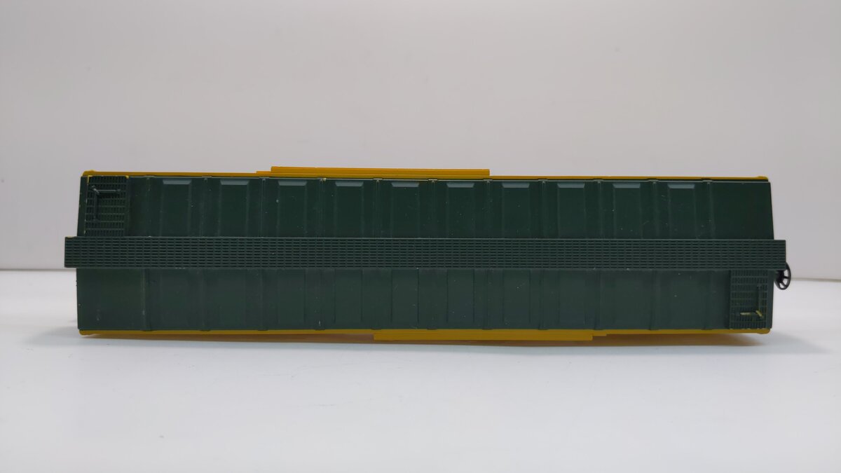 MTH 33-7702 O Gauge Chicago & Northwestern Stock Car #15034 NIB