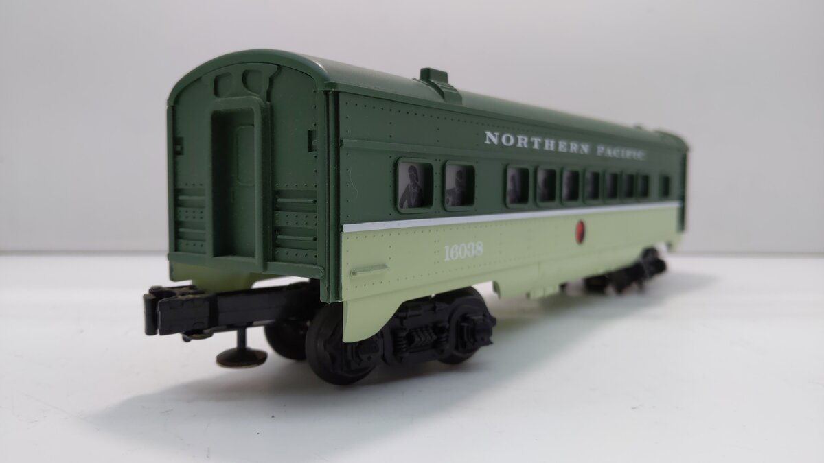 Lionel 6-16038 O Gauge Northern Pacific Coach Passenger Car NIB
