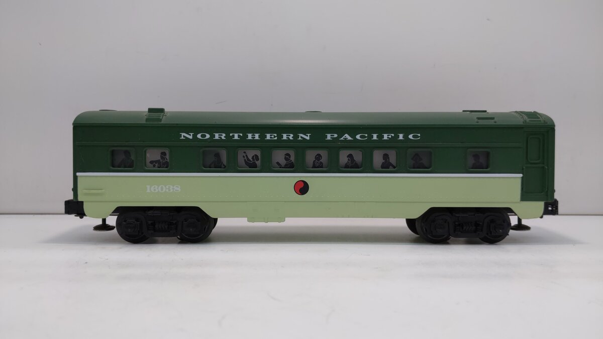 Lionel 6-16038 O Gauge Northern Pacific Coach Passenger Car NIB