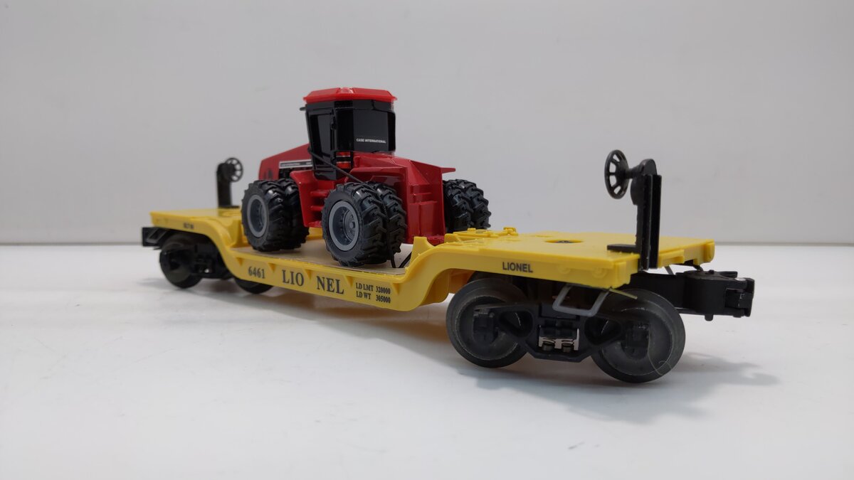 Lionel 6-16957 O Gauge Depressed-Center Flatcar with ERTL Case 4WD Loader #6461 LN/Box