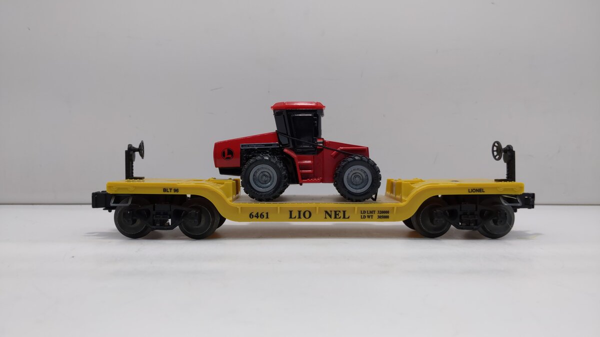 Lionel 6-16957 O Gauge Depressed-Center Flatcar with ERTL Case 4WD Loader #6461 LN/Box