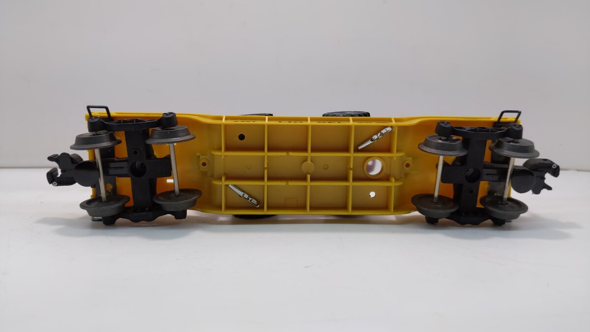 Lionel 6-16957 O Gauge Depressed-Center Flatcar with ERTL Case 4WD Loader #6461 LN/Box
