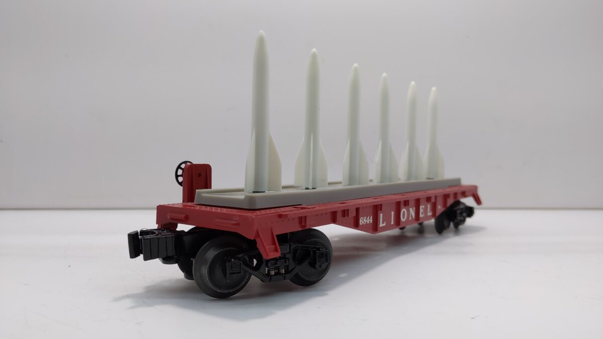 Lionel 6-39458 O Gauge PWC Red Flatcar #6844 with 6 Missiles