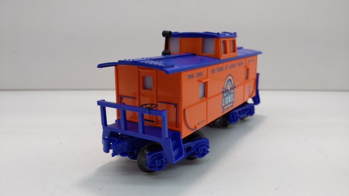 Lionel TMT-18405 O Gauge Flatbed Toy Truck with Operating Lights-Sound Caboose NIB