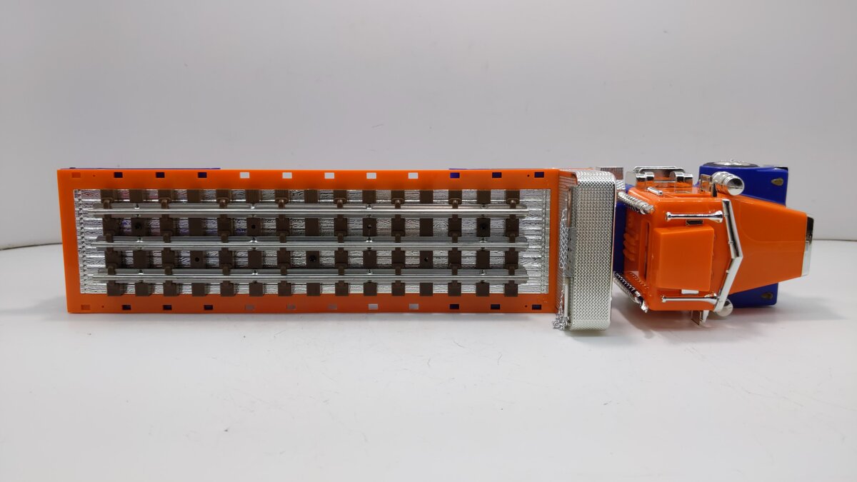 Lionel TMT-18405 O Gauge Flatbed Toy Truck with Operating Lights-Sound Caboose NIB