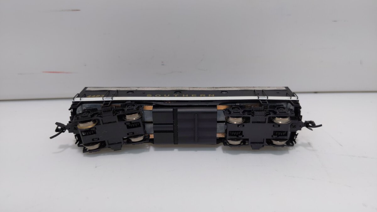 InterMountain 69778-04 N Scale Southern EMD F7B Diesel Locomotive #4423 LN/Box