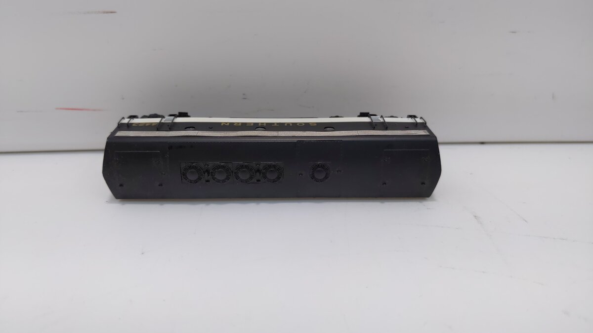 InterMountain 69778-04 N Scale Southern EMD F7B Diesel Locomotive #4423 LN/Box