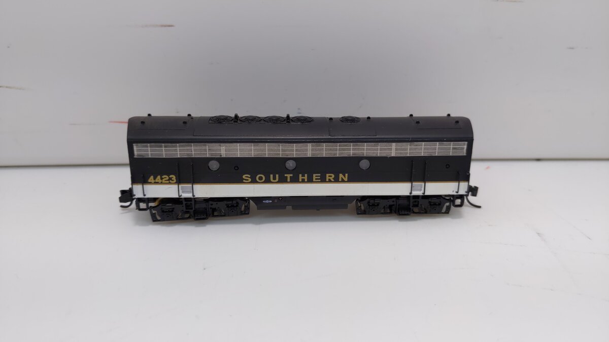 InterMountain 69778-04 N Scale Southern EMD F7B Diesel Locomotive #4423 LN/Box