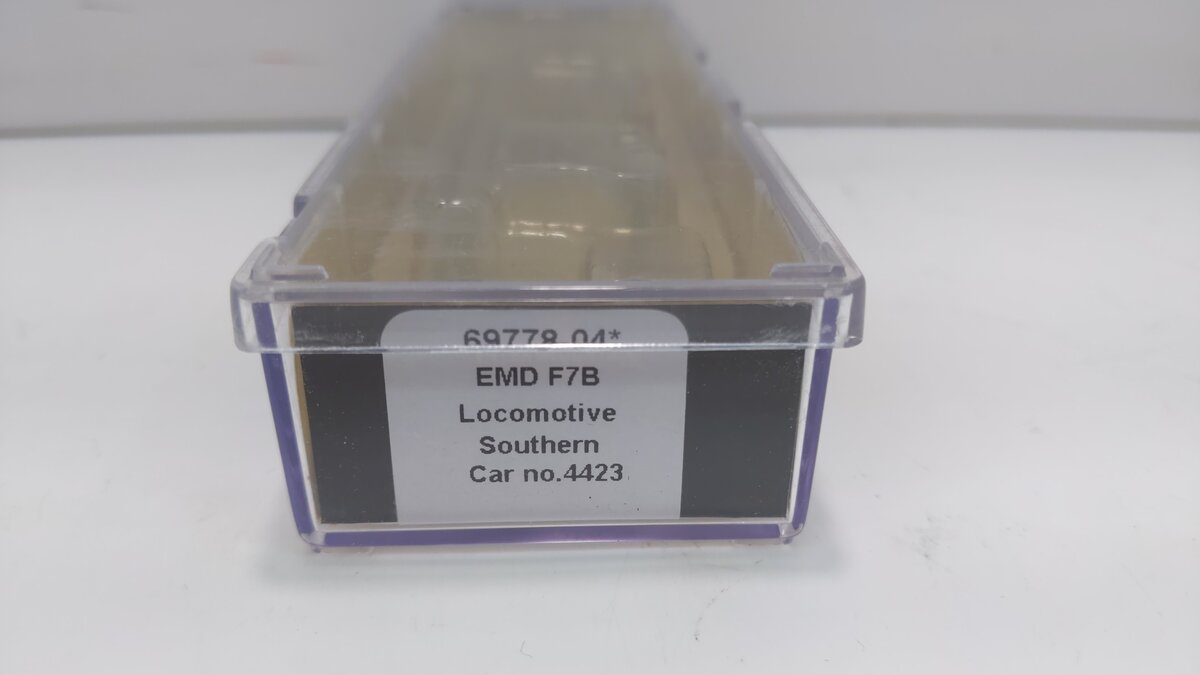 InterMountain 69778-04 N Scale Southern EMD F7B Diesel Locomotive #4423 LN/Box