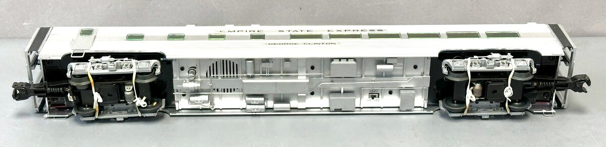 Lionel 6-29181 O New York Central "George Clinton" Diner Car w/ Station Sounds MT/Box