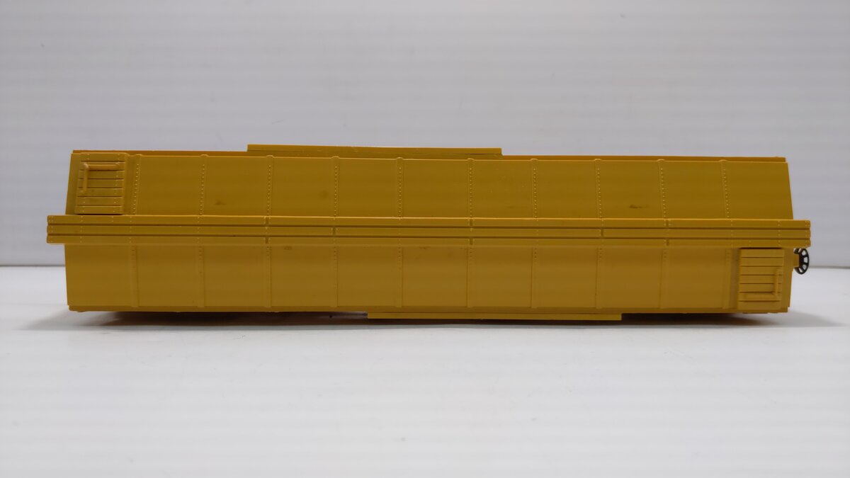 MTH 20-7103 O Gauge Santa Fe Stock Car #128016 LN/Box