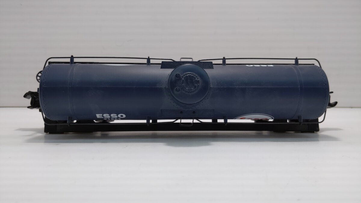MTH 30-7314 O Gauge ESSO Single Dome Tank Car #91863 NIB