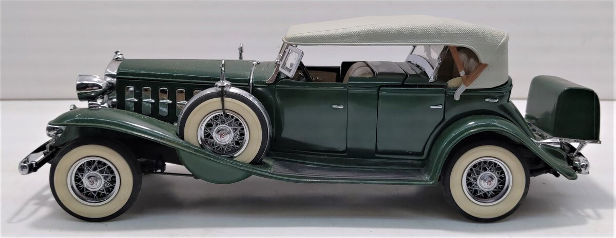 Danbury Mint 1932 1:24 Diecast 1932 Cadillac V-16 Sport Phaeton NIB