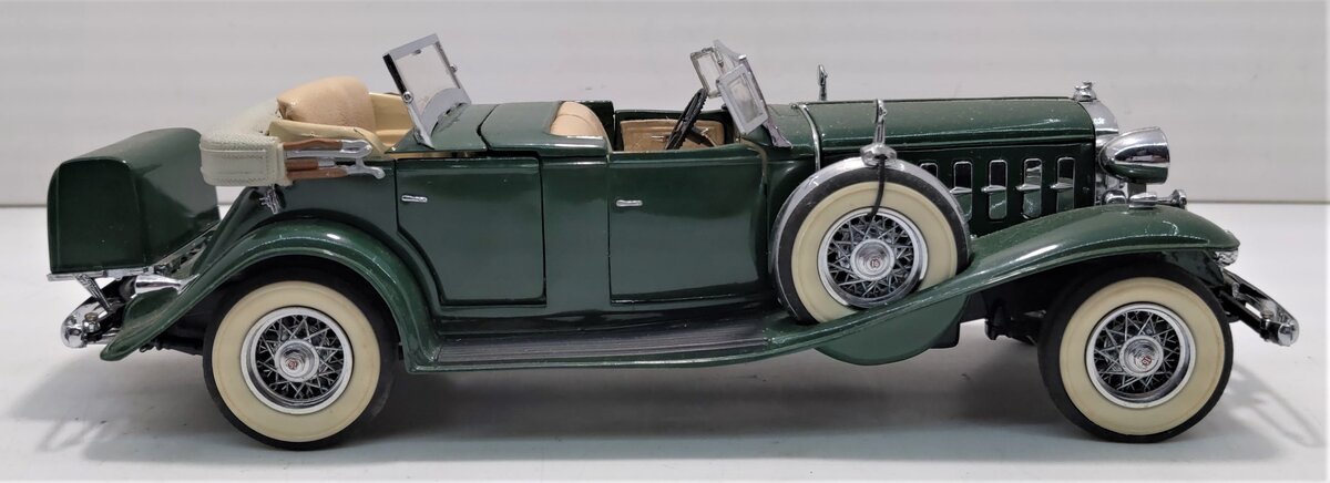 Danbury Mint 1932 1:24 Diecast 1932 Cadillac V-16 Sport Phaeton NIB