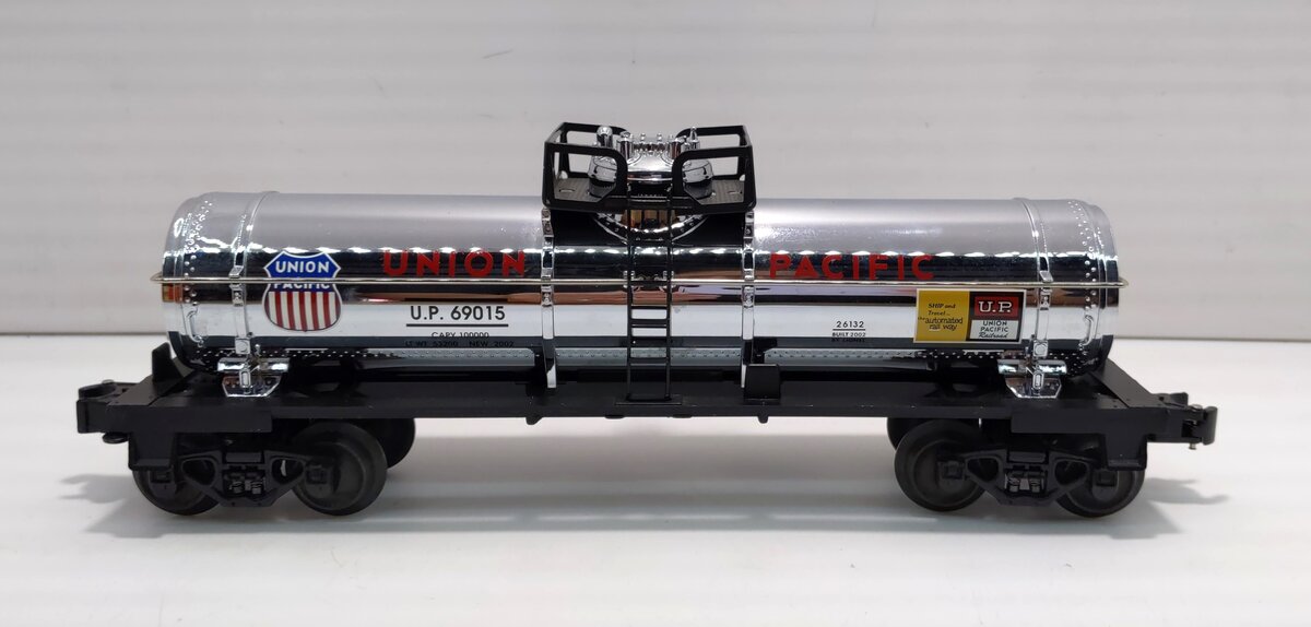 Lionel 6-26132 O Gauge Union Pacific Single Dome Chrome Tank Car #69015 LN/Box